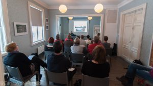 Öistä kaupunkikuvausta