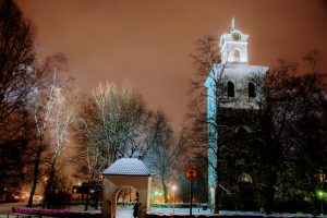 Öistä kaupunkikuvausta