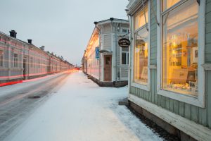 Öistä kaupunkikuvausta